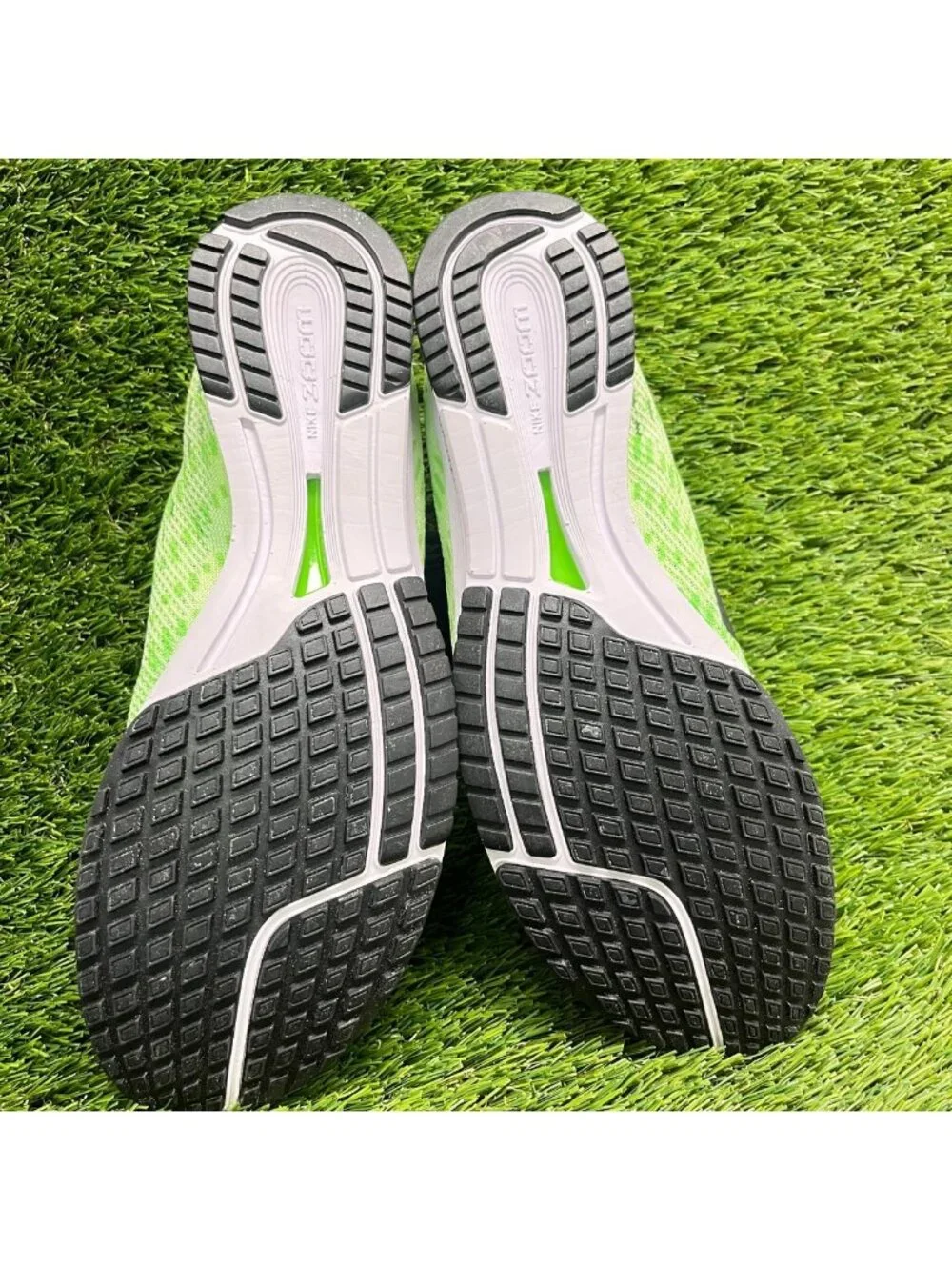 Nike Air Zoom Streak LT 4 Mens Size 9 Neon Green Black Running Shoes Sneakers